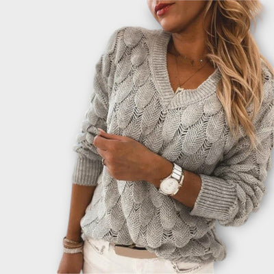 Mia | Stylish V-neck Pullover